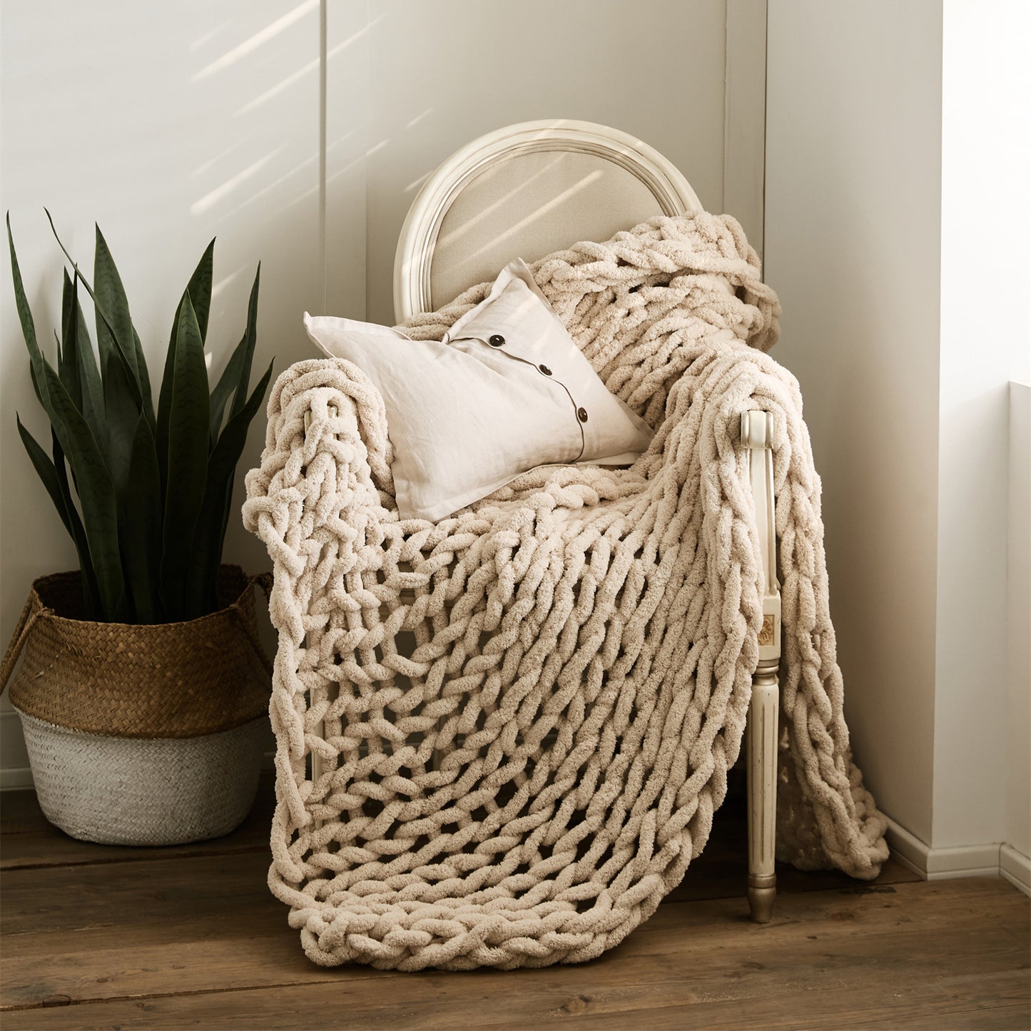 Regina Cozy Chenille Chunky Knit Blanket