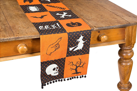 Halloween Patchwork Table Runner – Spooky Charm for Your Tabletop!
