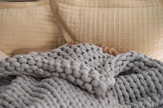 Cozy Comfort: How Chunky Blankets Can Help Tackle Sleep Disorders