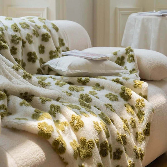 Feeling cozy: Choosing the perfect material for your aesthetic blanket