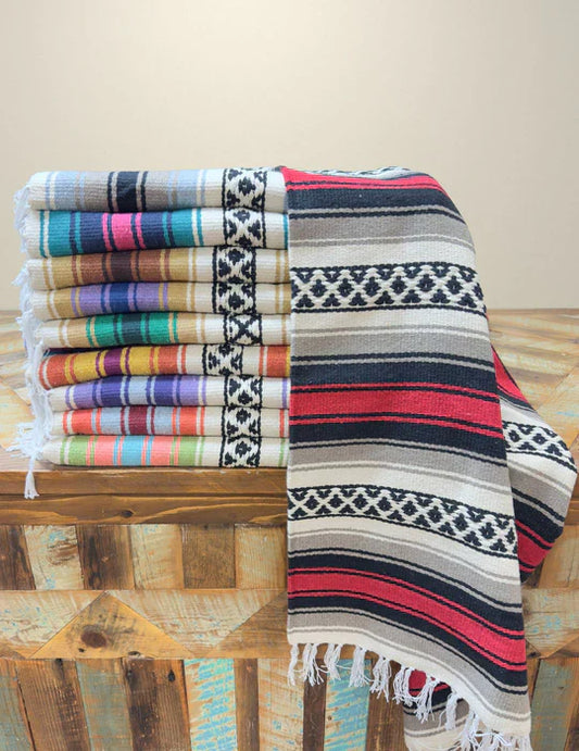 Mexican Style Blanket Gifts: How to Choose the Right One