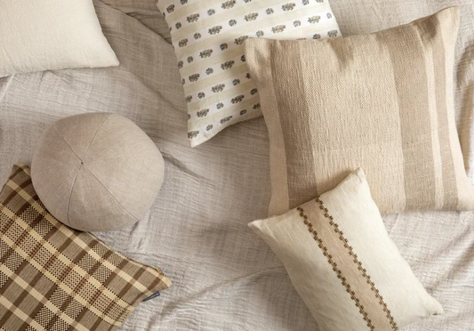 What Makes Shaped Pillows Stylish? Design & Comfort Guide