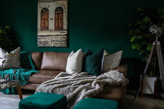 Match Made in Decor: Curtain Colors That Go Well with Green Walls
