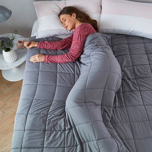 How to Choose a Weighted Blanket: 4 Key Decisions
