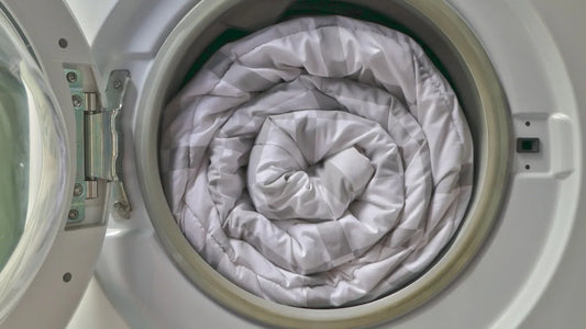 Machine-Washable Weighted Blankets: What to Look for Before You Buy