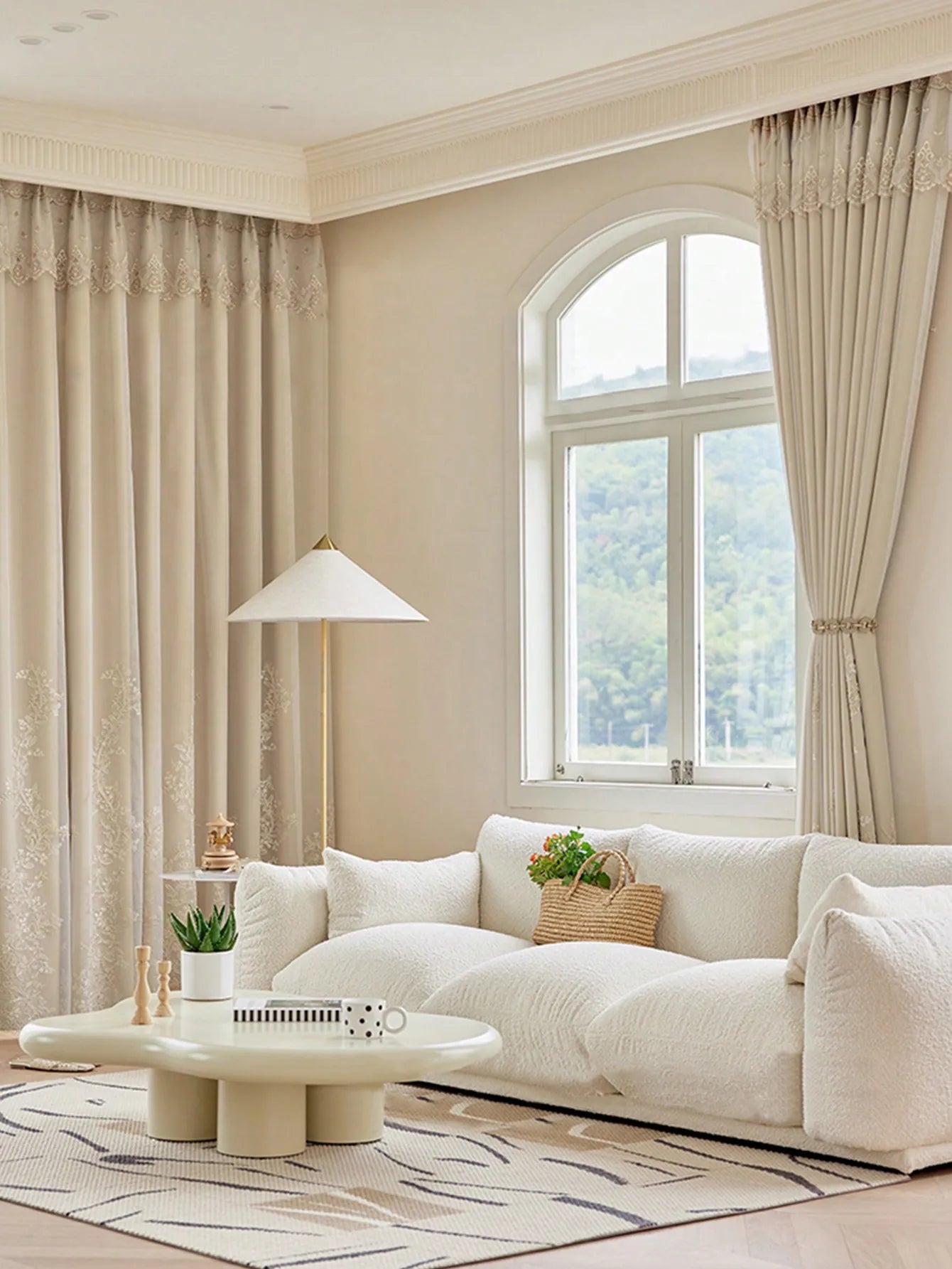 Modern minimalist and luxurious bedroom curtains
